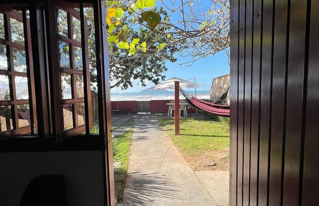 Casa aconchegante pé na areia c/ 5 quartos.-1